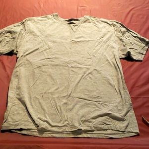 Hanes gray tshirt
